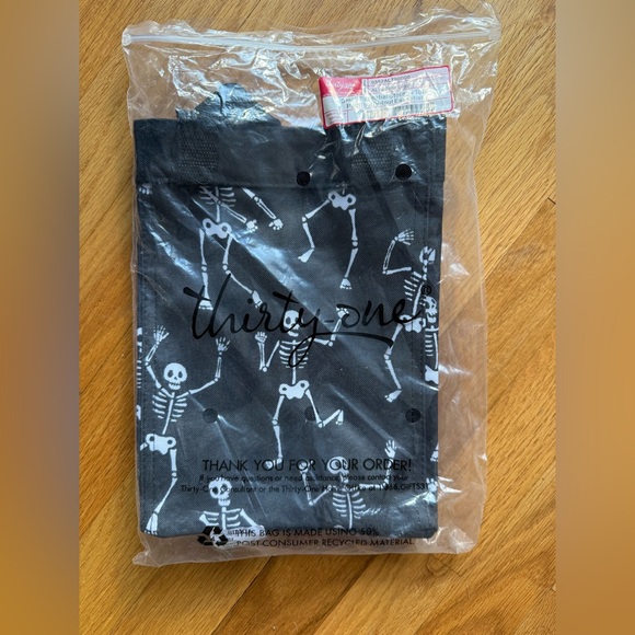 Thirty-One Small Essential Storage Tote - Bone Diggity Halloween Bag NWT - Picture 1 of 5